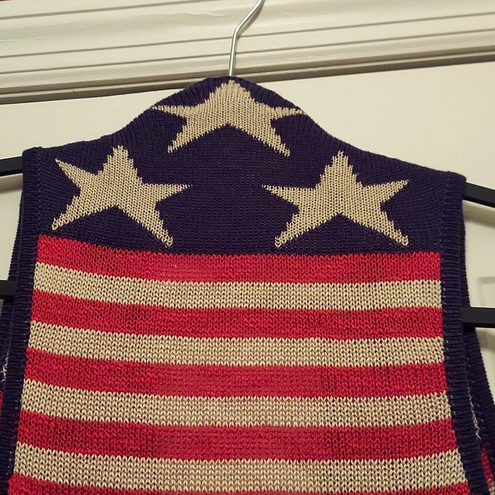 Women's One World sleeveless shawl - Picture 8 of 8